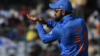 Virat Kohli suffers knee injury; goes off the field during Durban ODI